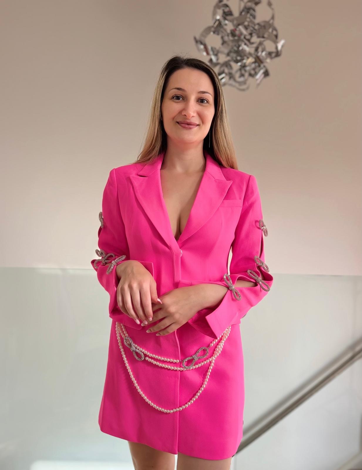 Elegant Pink Blazer Dress – Pearl Chain & Bow Detail